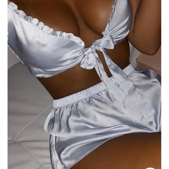 Silver two piece sleeping set - Picture 6 of 6